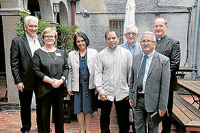 Pilipino consul pays the Mission a visit
