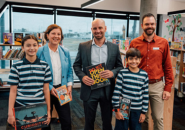 MAB and Development Victoria donate $10k for new library books in Docklands Primary School